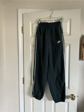 Nike women’s black track pants athletic windbreaker white stripe XS